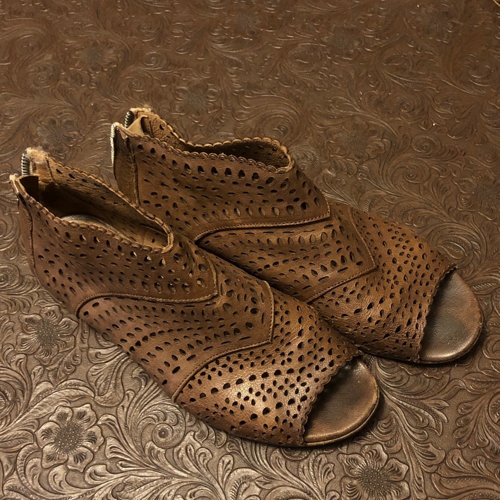 Brown Perforated Women's Open Toed Boot Shoes, Size 37